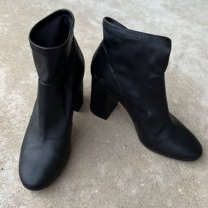 Abound booties black Sz 9
